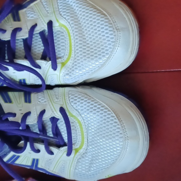 ASICS Gel Rocket running shoes, size 12 - Picture 4 of 8